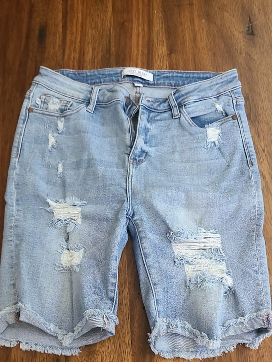 Judy Blue Pants - Judy blue light wash distressed Bermuda shorts Size Large